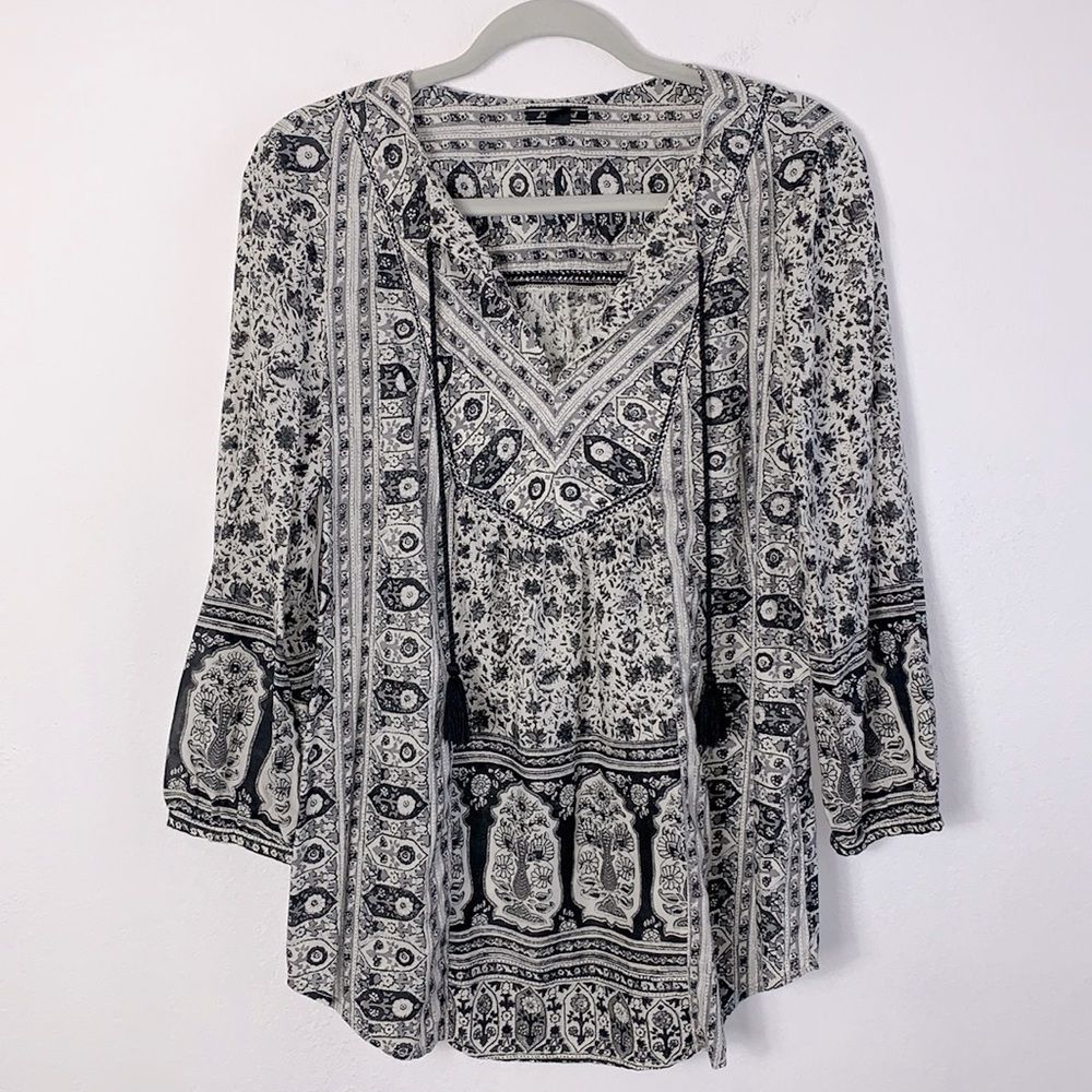 Lucky Brand Lelah Boho Floral Split Neck Tassel Tunic Blouse Sz M